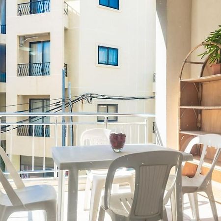 Modern Apt. Close To The Square St. Paul's Bay Exterior photo