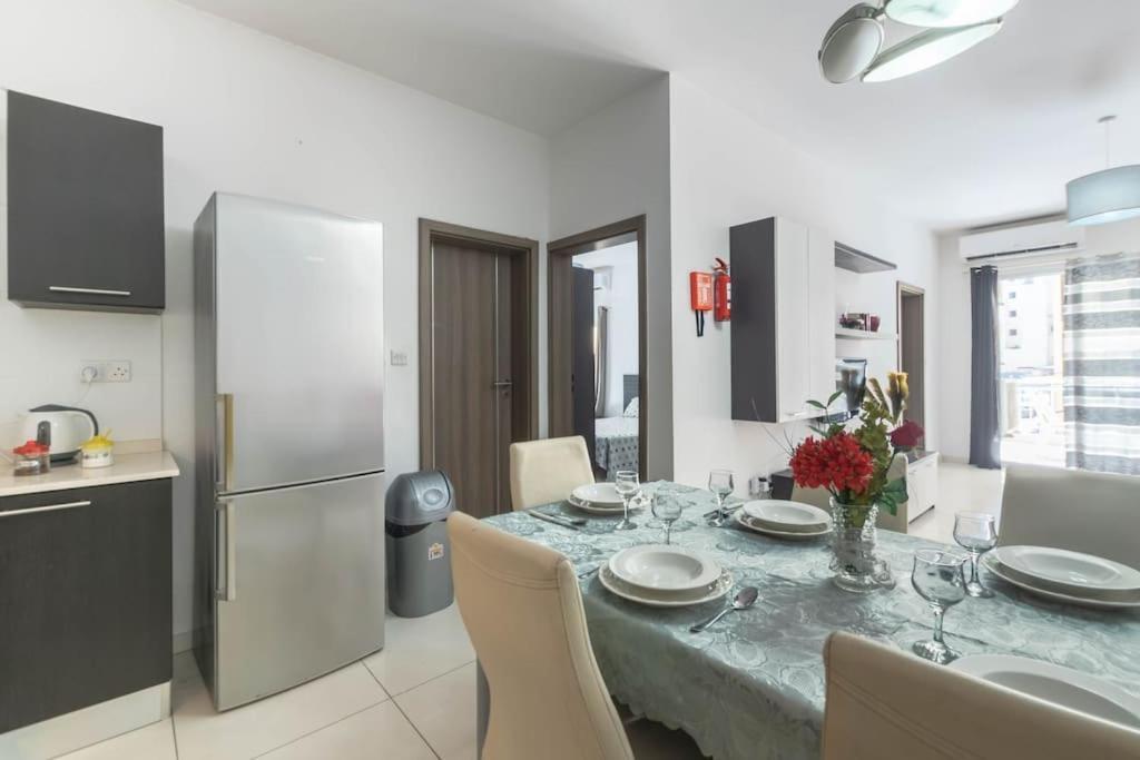 Modern Apt. Close To The Square St. Paul's Bay Exterior photo
